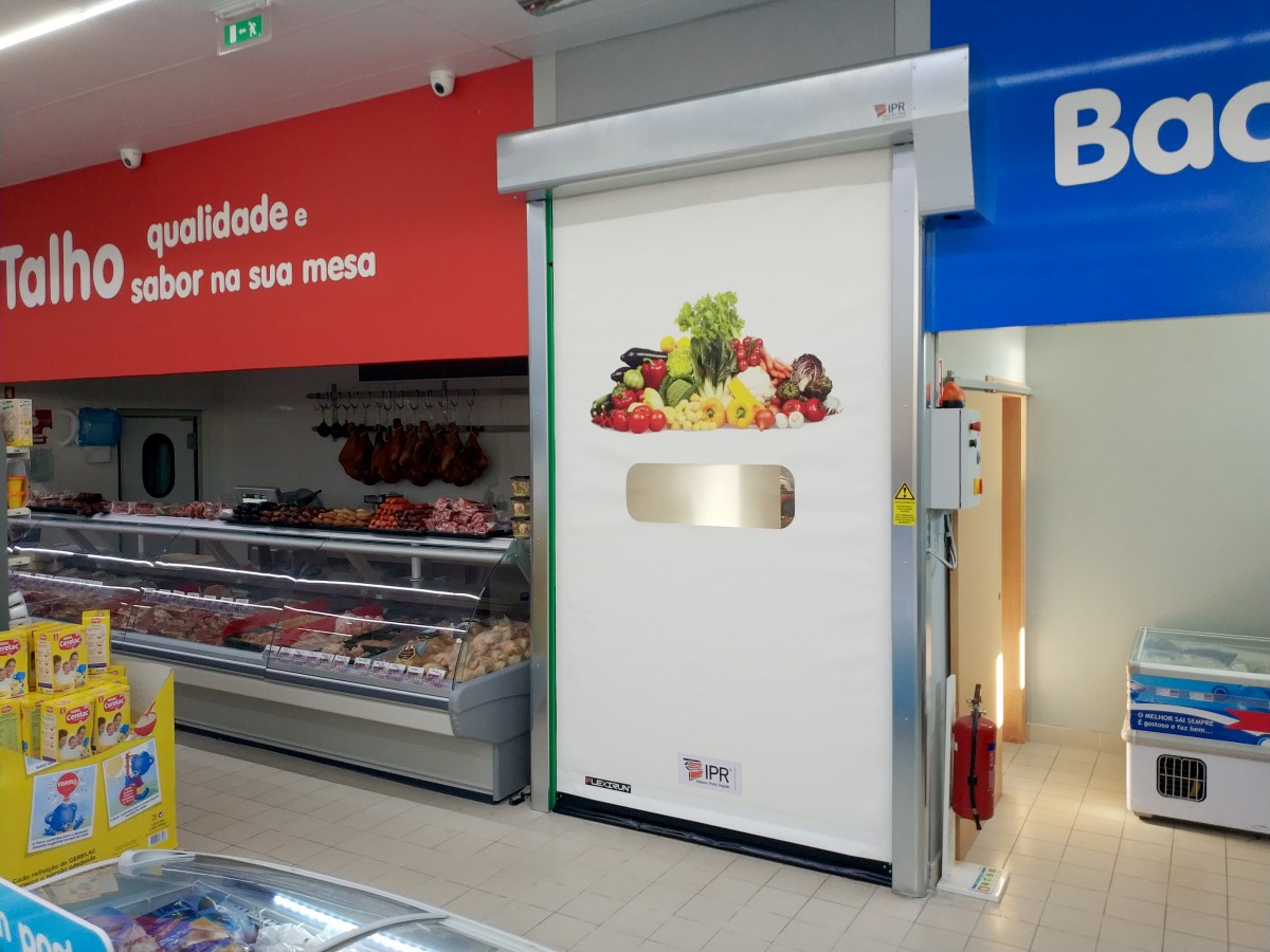 Amaksz Kft az IPR speciális PVC gyorskapuk magyarországi hivatalos márkaképviselete