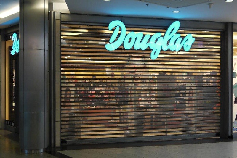 Perforált felületű sávredőny